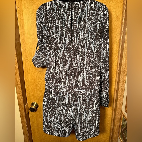 BCBGMAXAZRIA size extra small romper - Picture 2 of 6